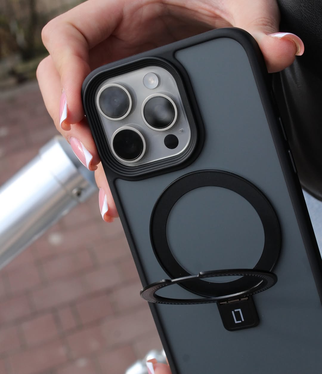 Doyers Premium MagSafe Stand Case for iPhone 16 Pro Max