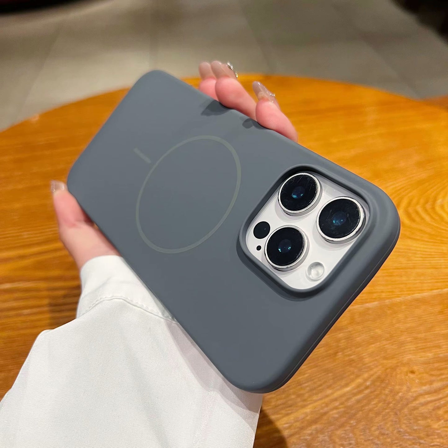 Magnetic Liquid Silicon Case for iPhone 14 Pro Max