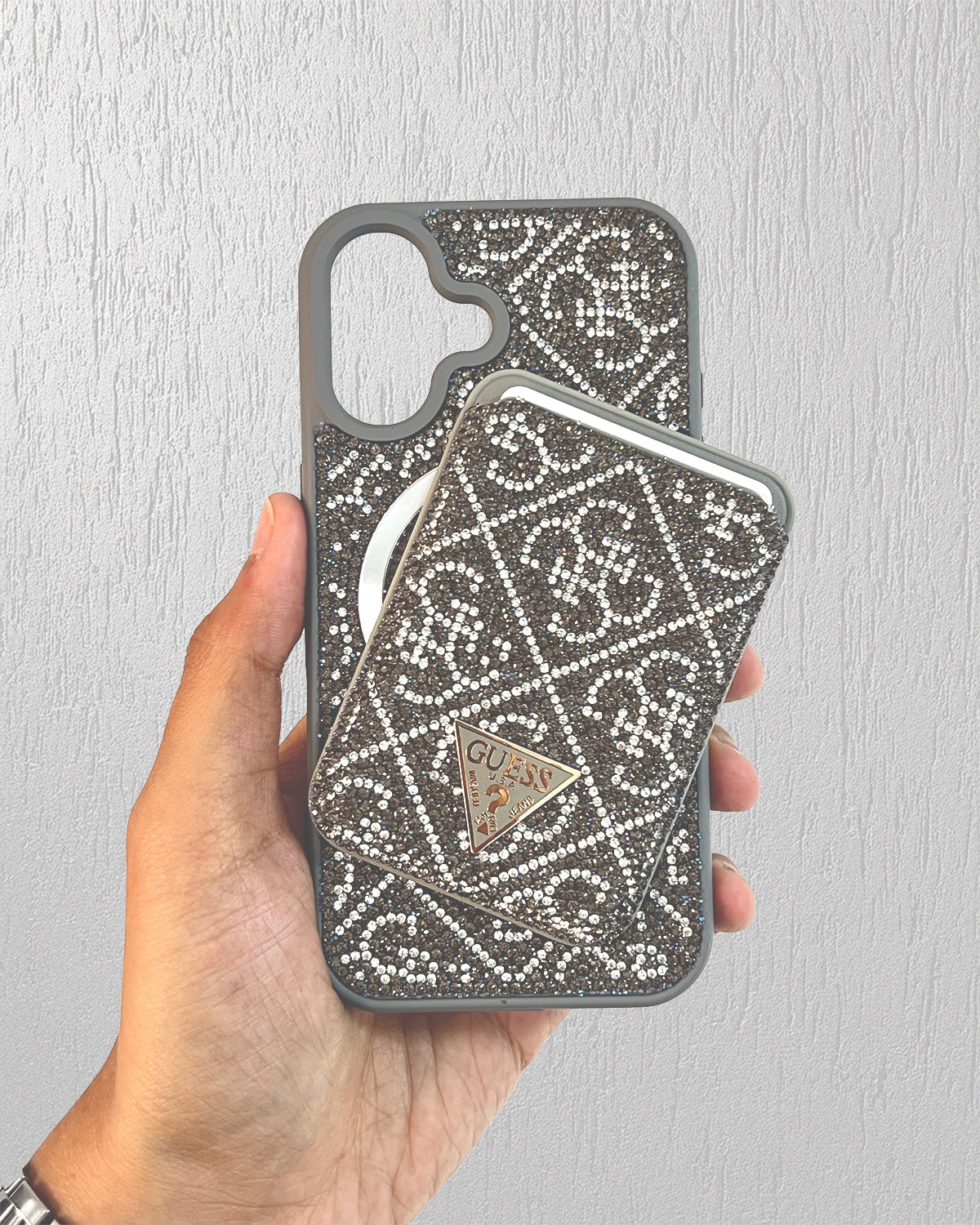 Guess Luxury Strass Case with MagSafe Wallet for iPhone 16 - Grey