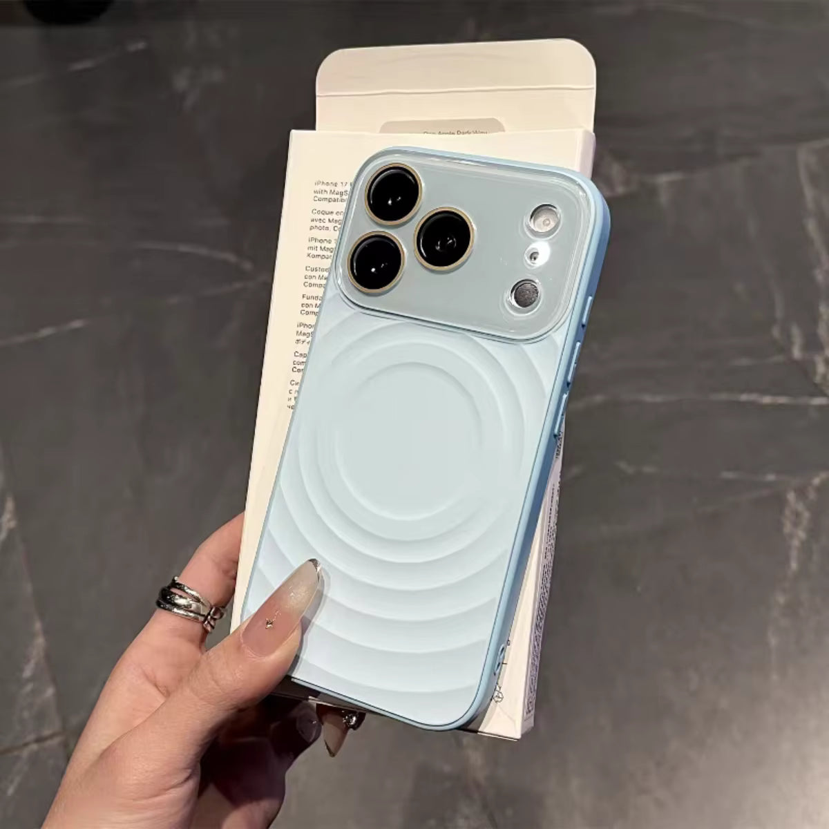 VAWI Wave Pattern Design Liquid Silicone Case Window Lens for iPhone 17 Po Max