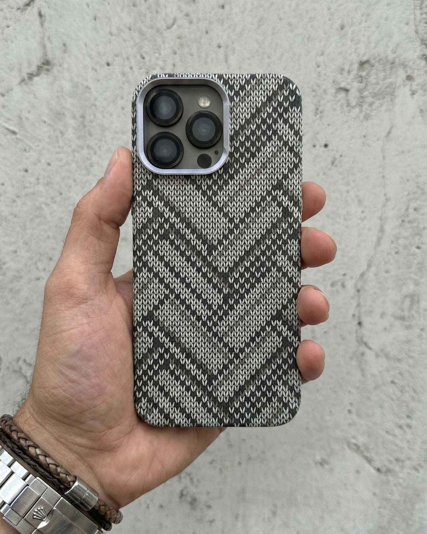 FreeAir MagSafe Carbon Fiber Design Case for iPhone 16 Pro Max - Grey Stripes