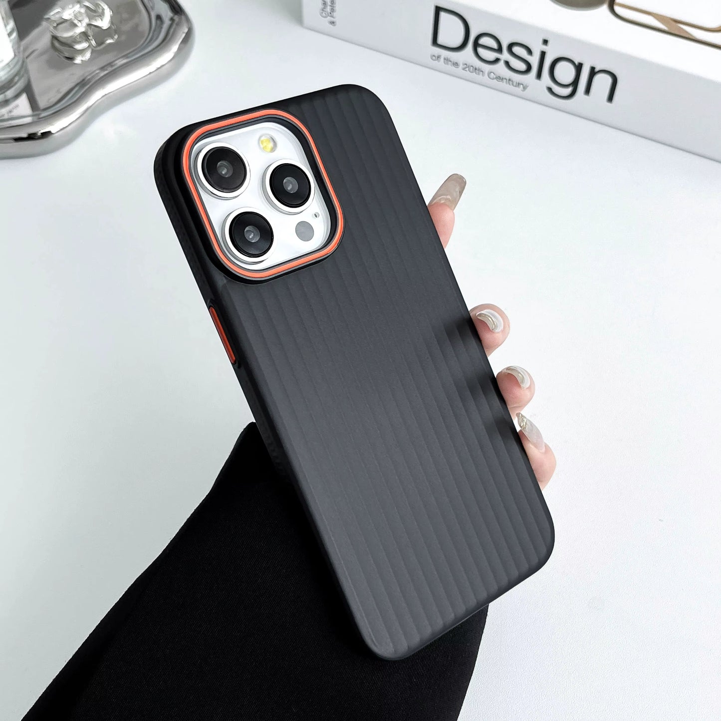 TecHub WECAN iPhone 15 Pro Max hard case with anti-slip and anti-fingerprint PC material, showcasing the sleek protective design.