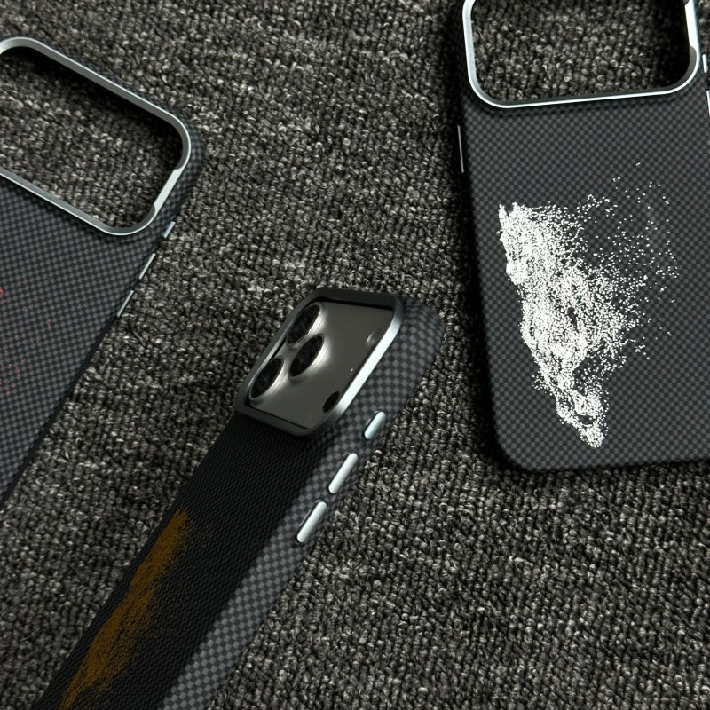 FreeKnite Carbon Pattern Horse MagSafe Case for iPhone 17 Pro Max