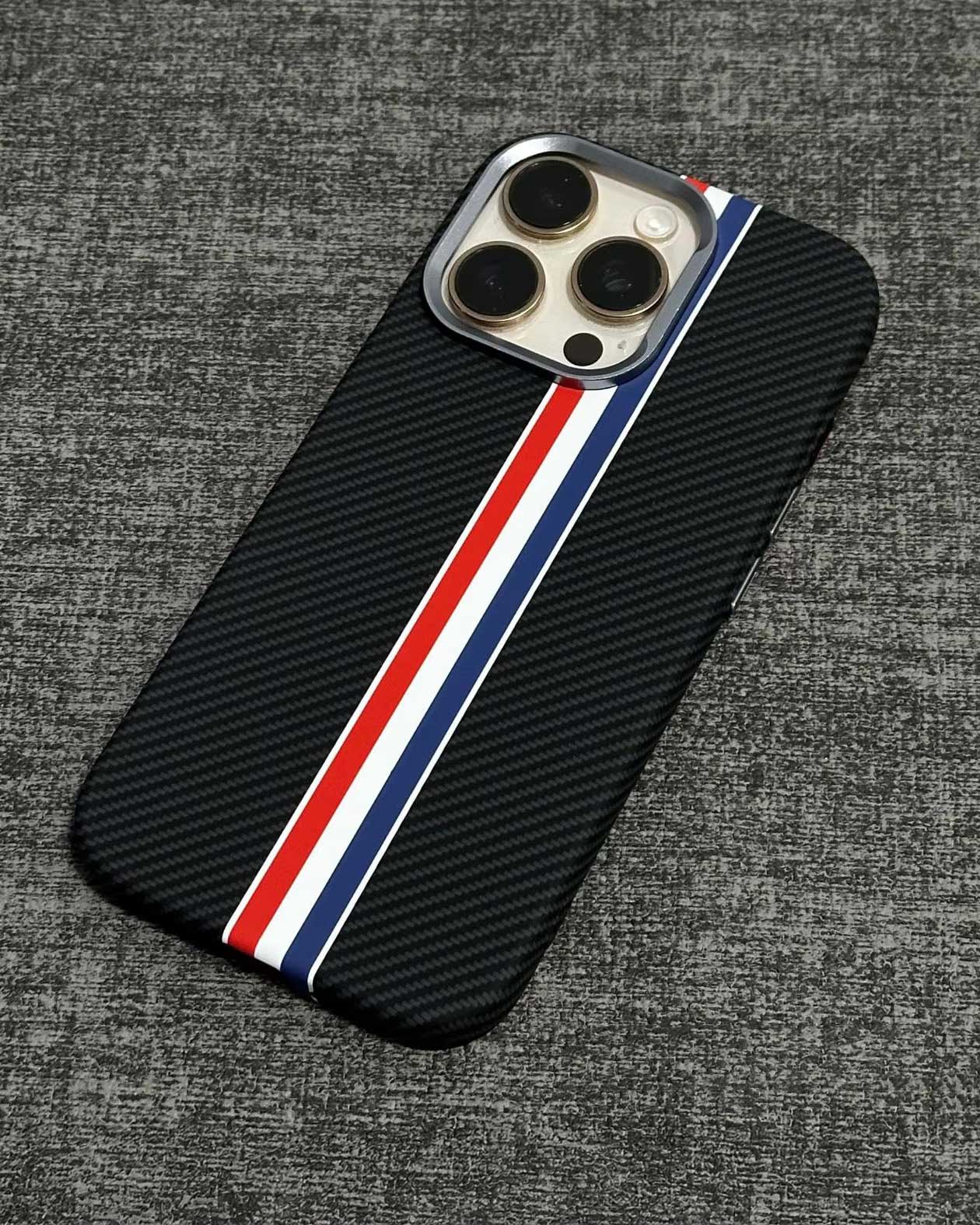 FreeAir Matte MagSafe Carbon Fiber Design Case for iPhone 15 Pro Max - Black/White