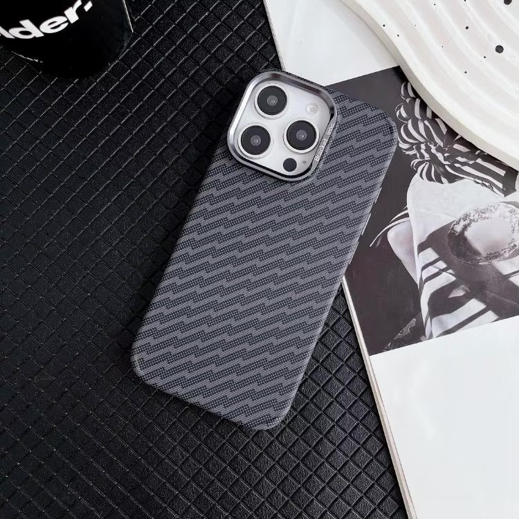 FreeAir MagSafe Carbon Fiber Design Case for iPhone 15 Pro Max - Grey Stripes - TecHub
