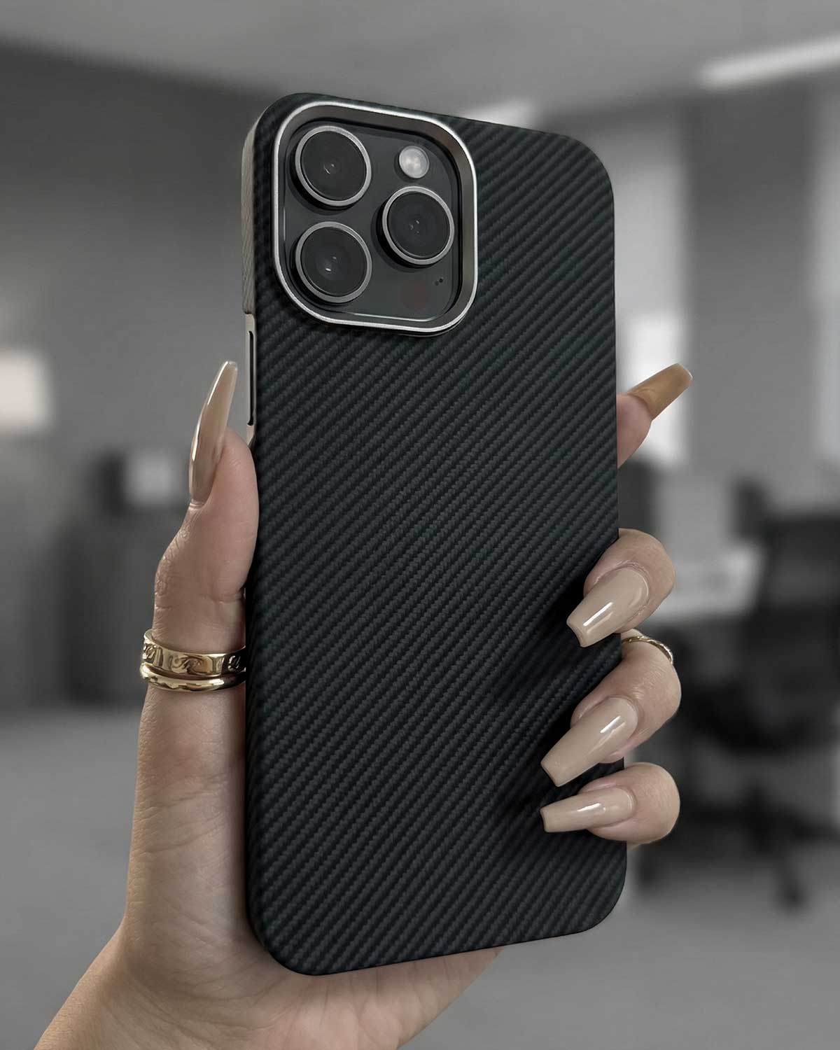 Pitakuka Ultra-Slim Tactile Woven Case for iPhone 16 Pro Max - Grey Striped