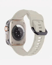 TecHub No Gaps silicone strap for Apple Watch 42-49mm, shown in black, designed for secure fit and comfort.