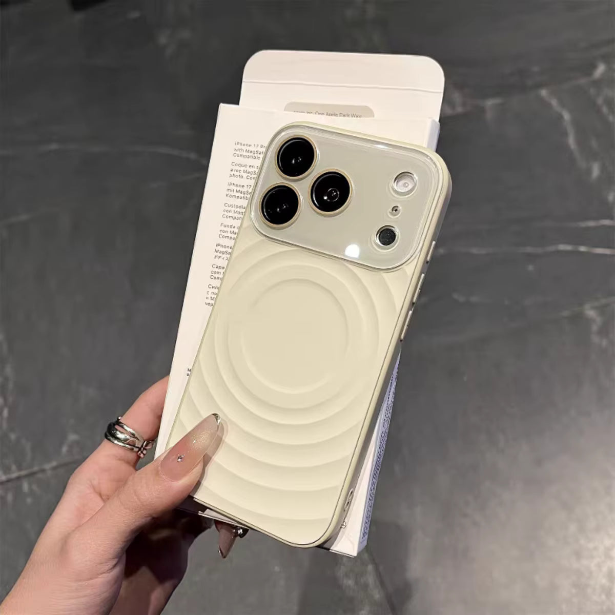 VAWI Wave Pattern Design Liquid Silicone Case Window Lens for iPhone 17 Po Max