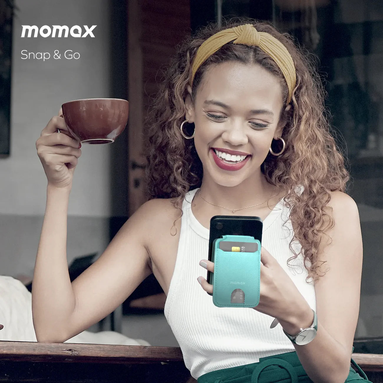 Momax 1-Wallet Magnetic Card Holder with Adjustable Stand - Black