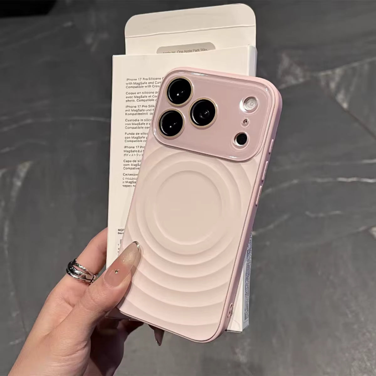 VAWI Wave Pattern Design Liquid Silicone Case Window Lens for iPhone 17 Po Max