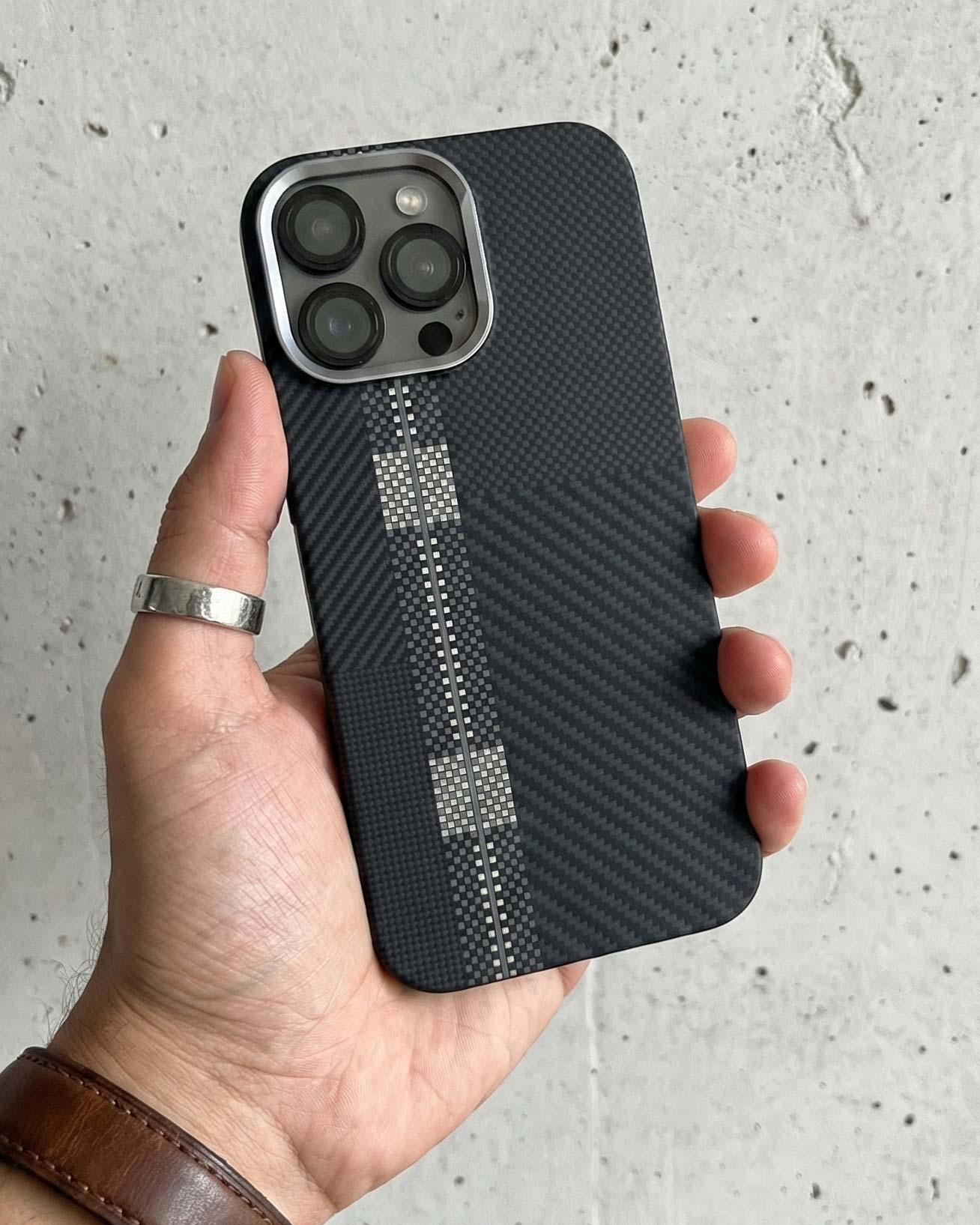 FreeAir MagSafe Carbon Fiber Design Case for iPhone 16 Pro Max - Black / Light Grey